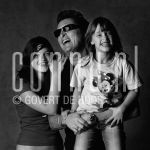 20-10-2005 Barry Hay and kids at studio in Amsterdam, by order of J/M Magazine.  October 20, 2005. 

[keywords]Black & White Image, Laughing[/keywords]